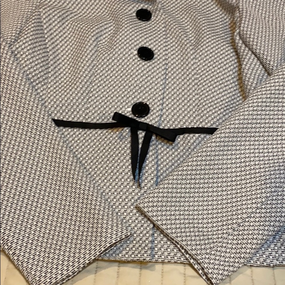 Blazer - Picture 3 of 3